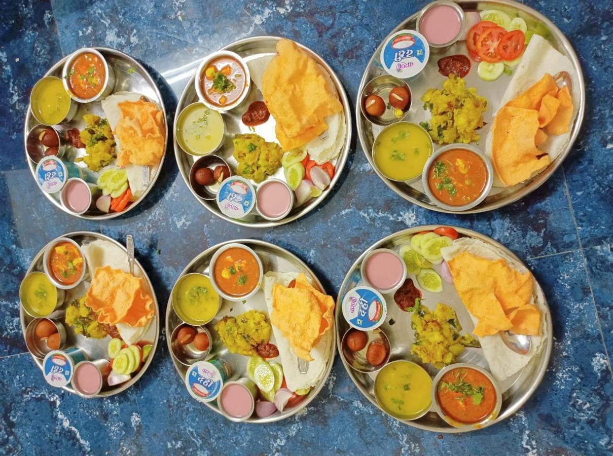 Shree Vighnaharta Cottage アリバグ エクステリア 写真